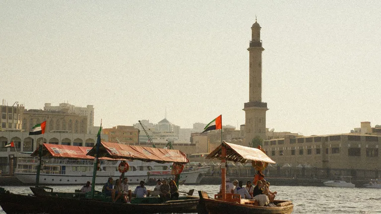 عبّارة أبرا خور دبي