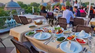 مطعم سفن هيلز